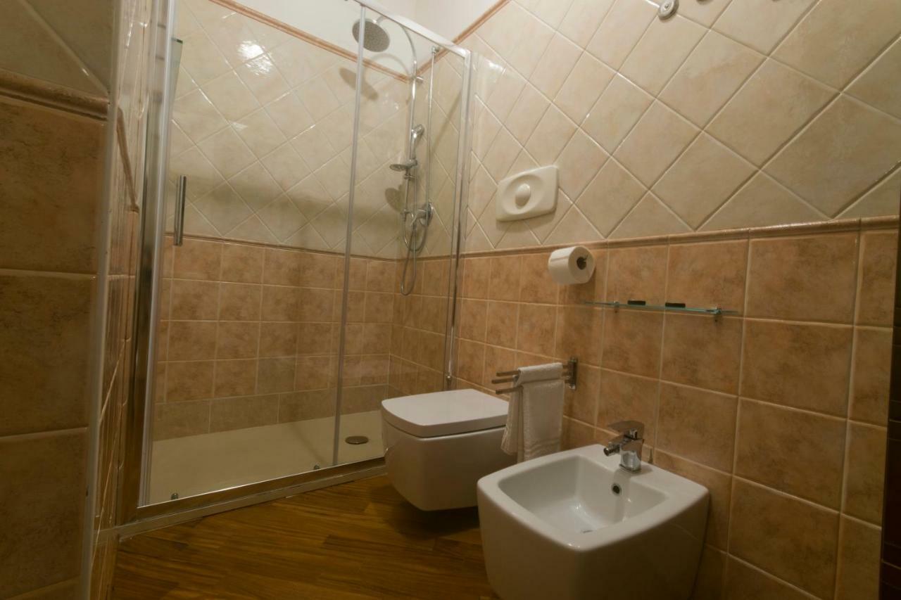 Del Borgo - - * Bologne