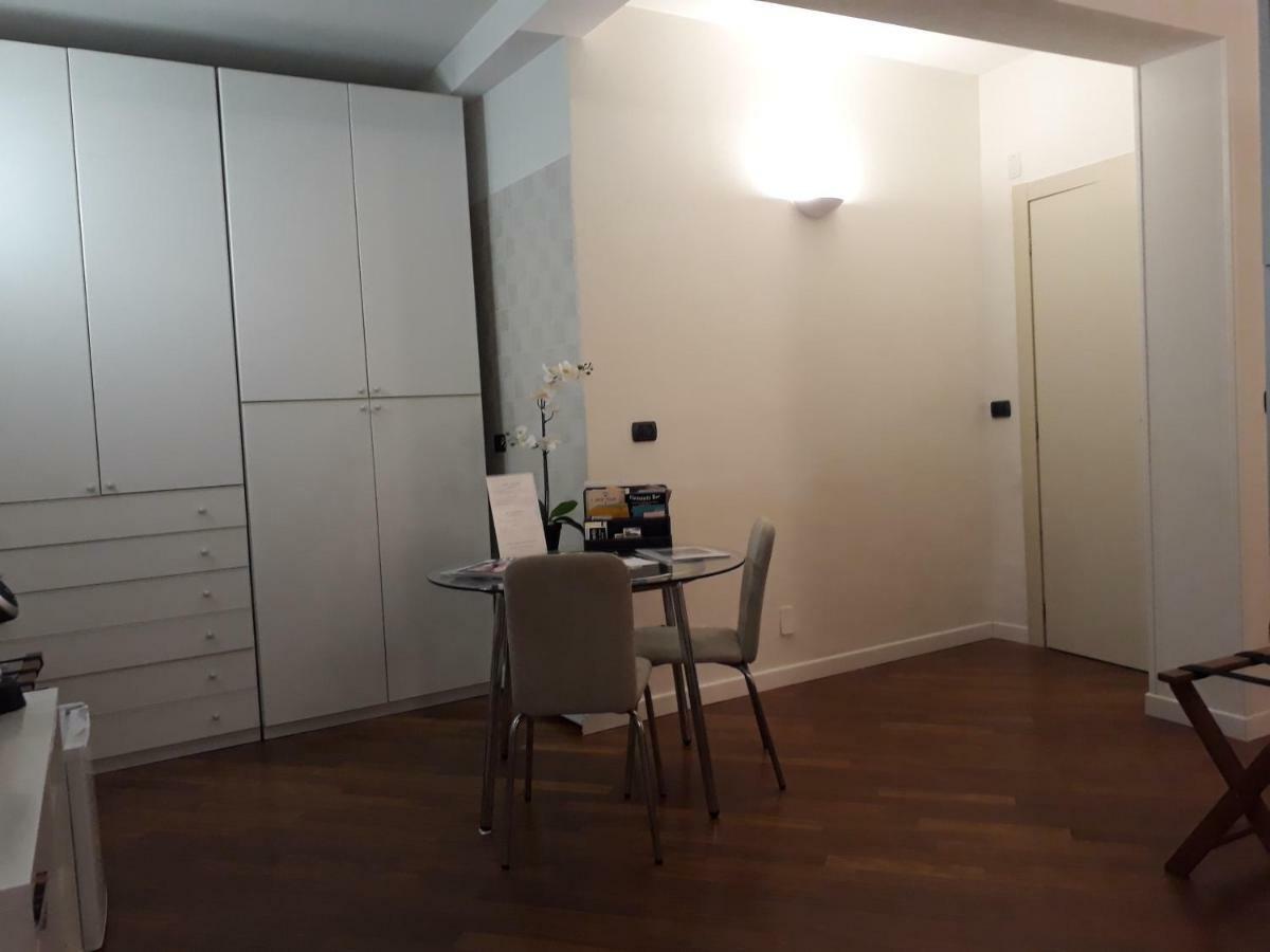 Del Borgo - - Couette-café